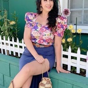 Floral cropped puff sleeve top